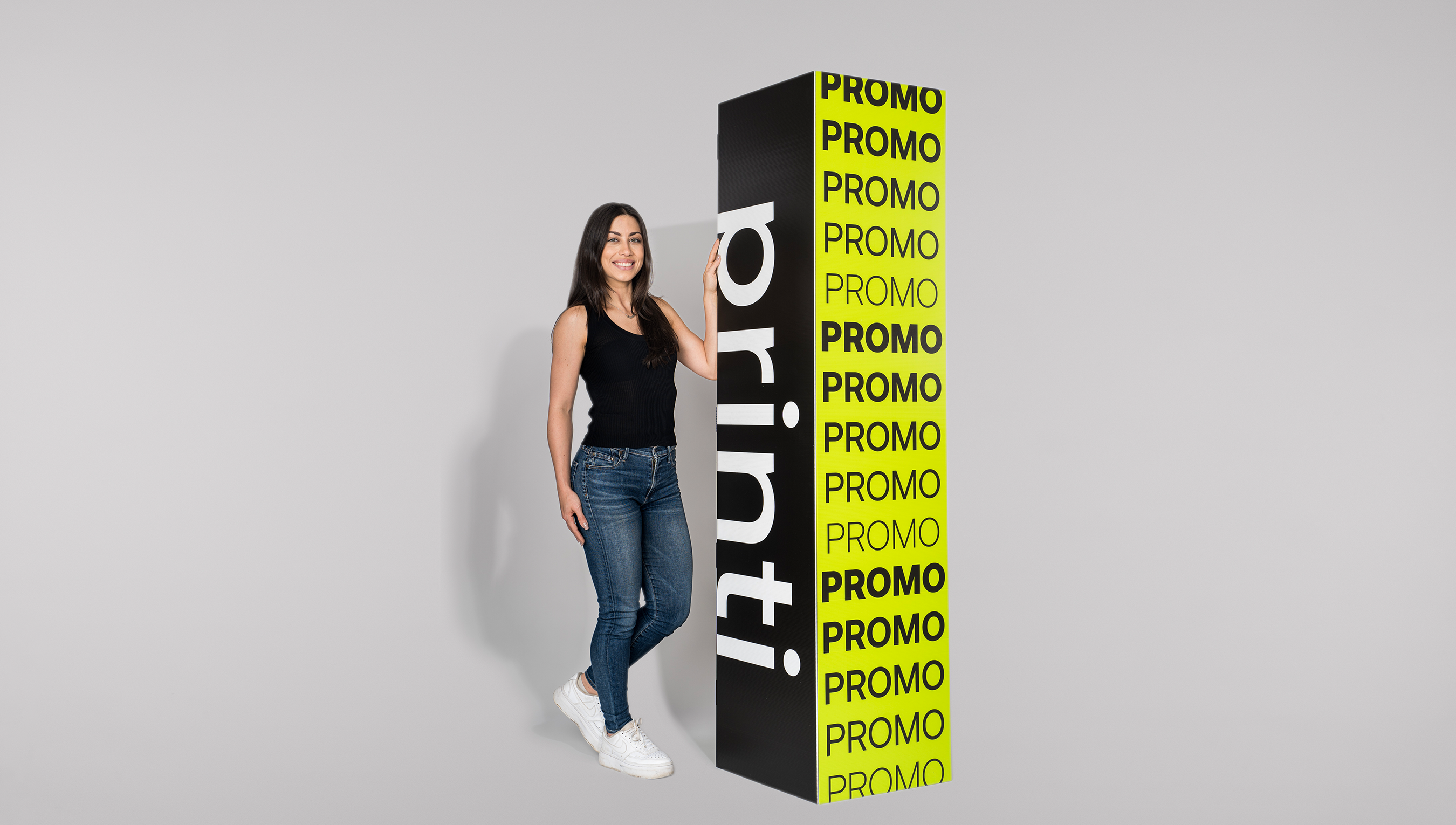 Totem promocional de grande formato